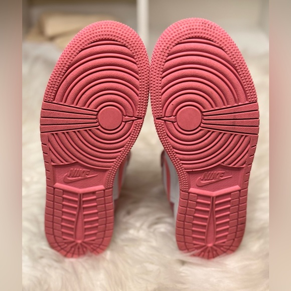 Air Jordan 1 Low Pink and White Sneakers